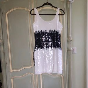 Boston Proper White with Black Accent Sequin Dress - Size 4